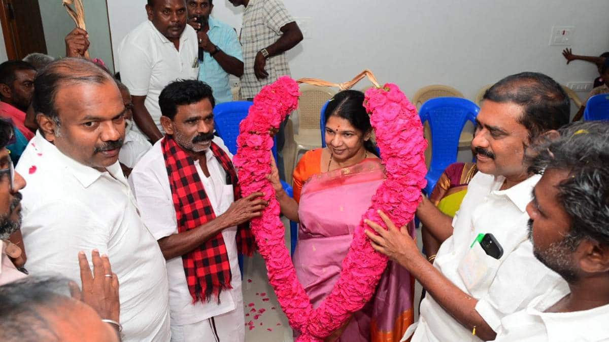 Kanimozhi Karunanidhi : ’மாநில அரசியலில் கனிமொழி’ வரவிடாமல் தடுப்பது யார்? – பரபரப்பு தகவல்கள்..!