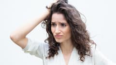 Hair Fall Causes: વાળ વધુ પ્રમાણમાં શા માટે ખરે છે? જાણો તેના 5 કારણો અને ઉપાય