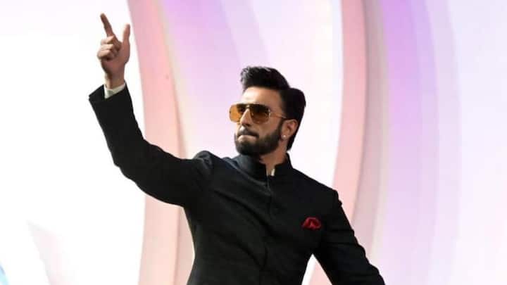 ट्रांसफॉर्मेशन के लिए अच्छी डाइट के साथ ट्रेनिंग भी बहुत जरूरी होती है. ऐसे में आप रोजाना वेट ट्रेनिंग कर सकते हैं. वहीं कोशिश करें कि आप डाइट और एक्सरसाइज में लगातार बने रहें. जिससे आपका ट्रांसफॉर्मेशन जल्दी दिखना शुरू होगा.