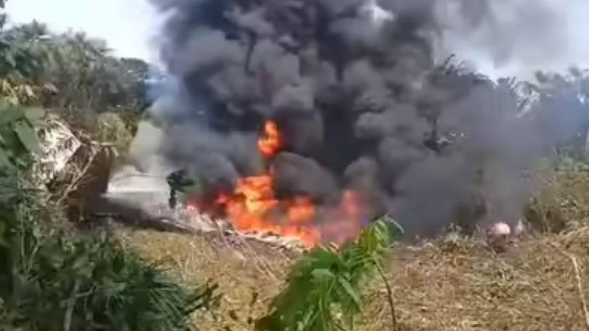 Flight Accident: போர் பதற்றம்..! 125 ராணுவ வீரர்களுடன் கீழே விழுந்து நொறுங்கிய ராணுவ விமானம் - ஏராளமானோர் பலி