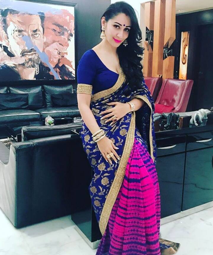 সঞ্জয় দত্তের বাড়ি সম্পূর্ণভাবে তাঁর স্ত্রী মান্যতা দত্ত দেখাশোনা করেন। তাঁদের ড্রয়িং রুমে সঞ্জয়ের ছবিও রয়েছে।