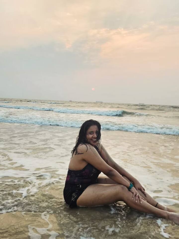 स्वानंदी केवळ अभिनय क्षेत्रात सक्रीय नसून, तिनं बिझनेसवुमन म्हणूनही आपला एक ब्रँड तयार केला आहे.