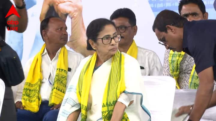 আমরা শুধু প্রতিশ্রুতি দিই না। আমরা করে দেখাই। মেয়েদের লক্ষ্মীর ভাণ্ডার চলবে চিরদিন: মমতা বন্দ্যোপাধ্যায়