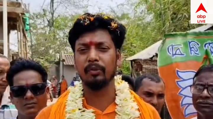 আবার প্রচারে বেরিয়ে বেকায়দায় পড়তে হয়েছে আরামবাগের BJP প্রার্থী হেমন্ত বাগকে। 'কেন SIR-এর নামে লক্ষ লক্ষ মানুষ বিচারাধীন তালিকায়?' প্রশ্ন তুলে প্রার্থীর কাছে যেতে চান স্থানীয় এক যুবক, যাঁর নাম শেখ হাসিবুল।