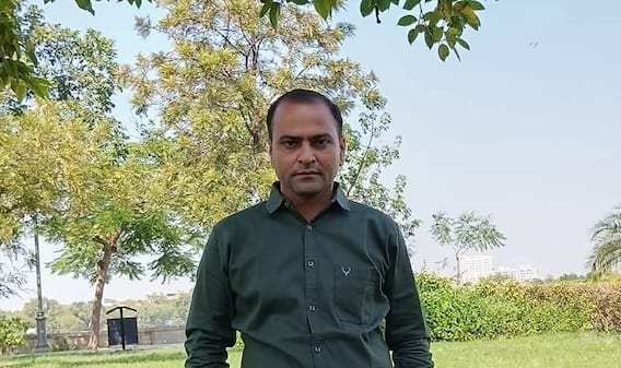 અમદાવાદ: પત્નીના આડા સંબંધોએ હસતો-ખેલતો પરિવાર પીંખી નાખ્યો, પતિએ સુસાઇડ નોટ લખી ગળેફાંસો ખાધો અમદાવાદ: પત્નીના આડા સંબંધોએ હસતો-ખેલતો પરિવાર પીંખી નાખ્યો, પતિએ સુસાઇડ નોટ લખી ગળેફાંસો ખાધો