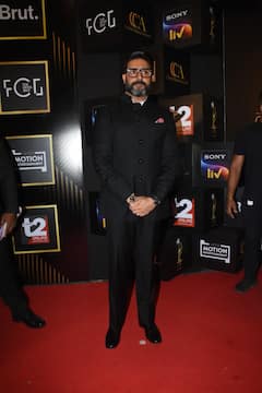 दो-दो घड़ियों में टाइम  देखते हैं अभिषेक बच्चन, इवेंट से वायरल हुई फोटोज, जाने क्या है वजह