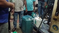 Yavatmal News : पोलीस वेल्फेअर असोसिएशनच्या पंपावरच कायद्याचे उल्लंघन; डबे अन् कॅनमधून सर्रास पेट्रोलचं वितरण; अफवांमुळे यवतमाळच्या मारेगावात लांबचं लांब रांगा