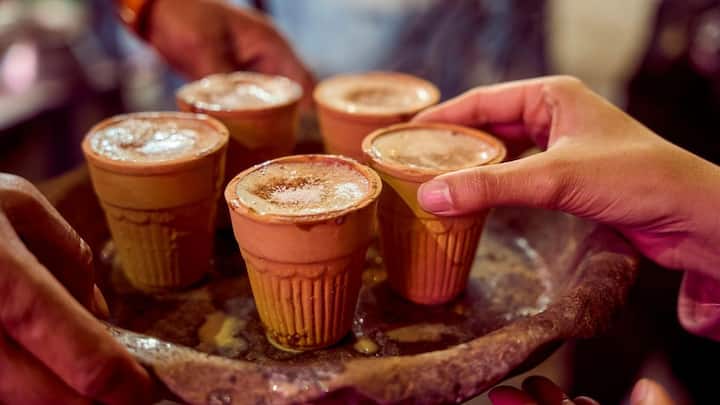 चाय के आने से पहले भारत में सुबह की शुरुआत के तरीके आज के मुकाबले कहीं ज्यादा स्वास्थ्यवर्धक और प्राकृतिक थे. लोग मौसम और अपने काम की प्रकृति के हिसाब से पेय पदार्थों का चुनाव करते थे. सुबह का समय शरीर को ऊर्जा देने और पेट को साफ रखने वाले ड्रिंक्स के लिए समर्पित था.