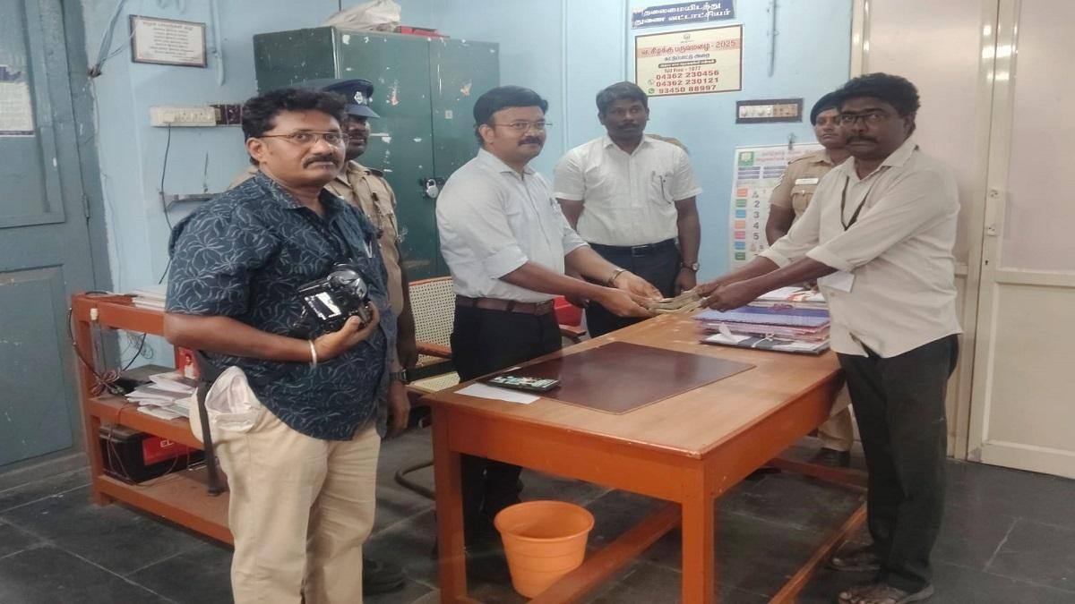 தஞ்சையில்ஆவணமின்றி எடுத்துச் செல்லப்பட்ட ரூ.2.14 லட்சம் பறிமுதல்!