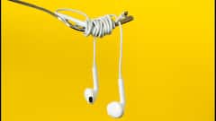 Earphone Side Effects: દિવસમાં કેટલા કલાક હેડફોન કે ઇયરફોનનો ઉપયોગ કરવો જોઈએ?