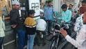 Petrol Shortage Update: जिल्हाधिकाऱ्यांच्या आदेशांच्या ऐशीतैशी! पेट्रोल पंपावर चक्क पाण्याची टाकी घेऊन पोहचला ग्राहक, पंप कर्मचाऱ्याकडूनही डिझेलची टाकी फुल्ल