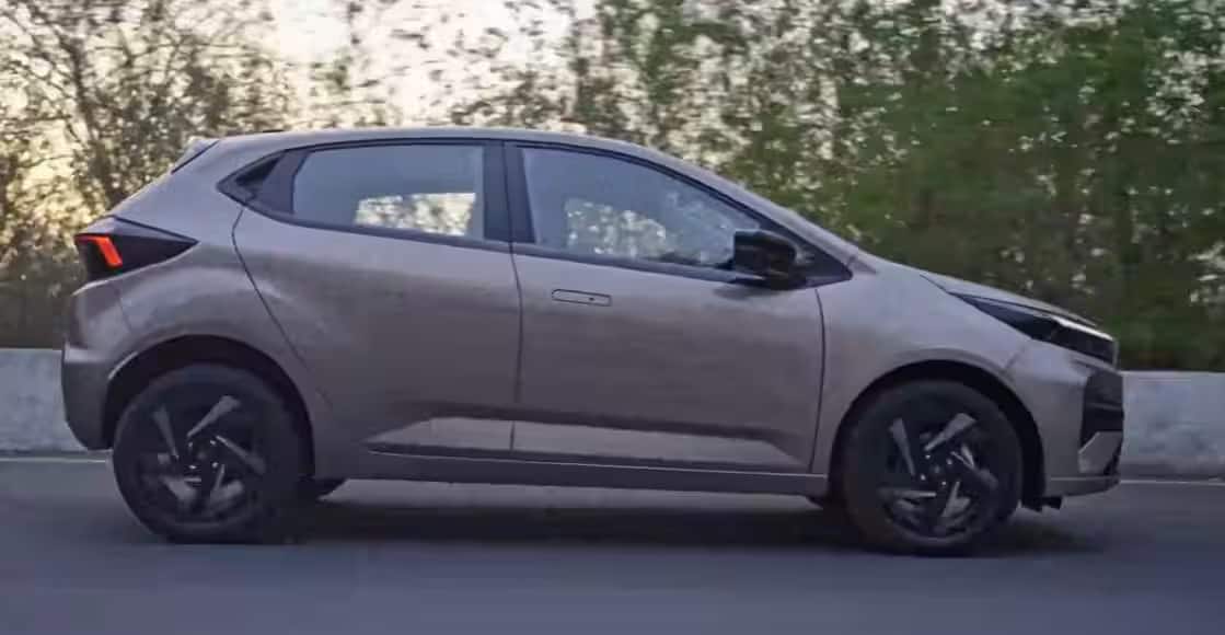 Tata Altroz iCNG Review: கார், எரிபொருள் ரெண்டுக்குமே ரொம்ப கம்மியான செலவுதான்; டாடா ஆல்ட்ரோஸ் iCNG எப்படி இருக்கு.?