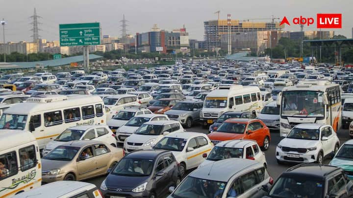 अगर आपके FASTag में बैलेंस बचा है, तो वह कुछ दिनों के अंदर आपके बैंक अकाउंट में वापस कर दिया जाता है. इसके लिए आपको अलग से कुछ करने की जरूरत नहीं होती है.