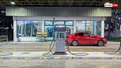 Petrol Purchase Limit: एक दिन में कितना पेट्रोल खरीद सकता है आम आदमी, क्या इसको लेकर भी है नियम?