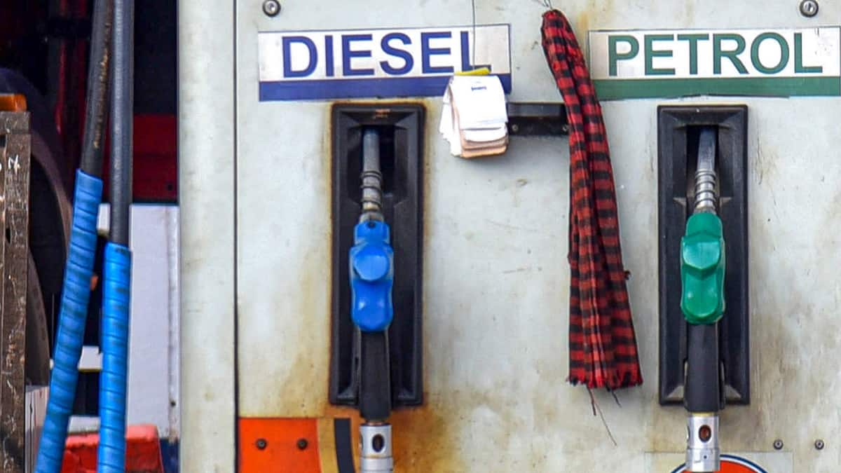 Petrol Diesel Price: युद्ध के बीच सरकार ने क्यों घटाई पेट्रोल-डीजल पर एक्साइज ड्यूटी? कांग्रेस ने कह दी बड़ी बात