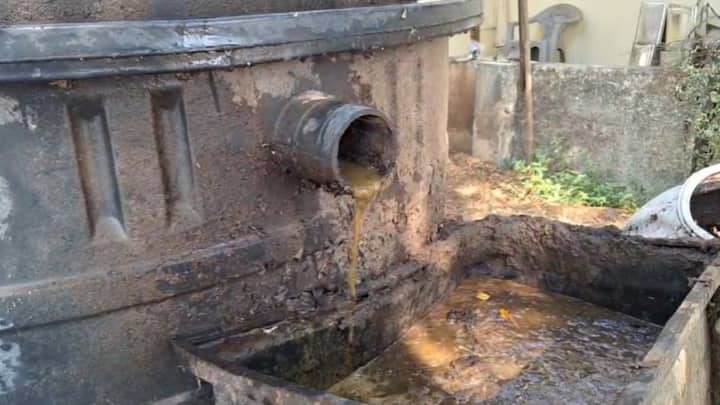 त्यामुळं अवघ्या 24 हजारांमध्ये तुमच्या दारातचं बायोगॅसचा हा प्रकल्प उभा राहतो.