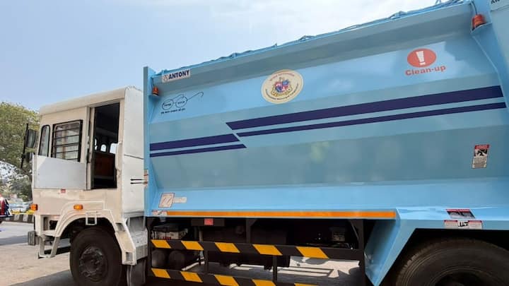 तसेच, या गाड्यांमध्ये हायड्रॉलिक प्रणाली बसवण्यात येणार असून कचरा उचलण्याची प्रक्रिया अधिक सुरक्षित आणि सुलभ होणार आहे. काही गाड्या इलेक्ट्रिक स्वरूपातही असण्याची शक्यता असून त्यामुळे प्रदूषणातही घट होईल.