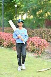 वेस्टझोन अंडर-17 निवड चाचणी सामन्यात अहिल्यानगर जिल्ह्याच्या एस. व्ही. नेट क्रिकेट अकॅडमीच्या खेळाडूंनी दमदार कामगिरी करत मोठे यश संपादन केले आहे.