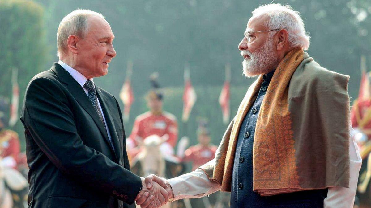 India Revives Energy Ties With Russia, Eyes LNG Deal As West Asia War Enters Second Month Straining Supply