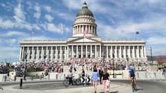 'NO Kings' इराणची राजवट उलथून टाकण्यासाठी निघालेल्या ट्रम्प राजवटीलाच धडकी भरवणारा अमेरिकन जनतेचा एल्गार, सर्व 50 राज्यातील 3300 शहरात 80 लाखांहून अधिक जनता एकटवली