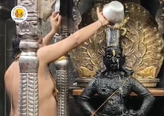 Chaitra Ekadashi 2026 : चैत्र एकादशीनिमित्त विठ्ठलाची षोडोशोपचारे महापूजा; मंदिराला आकर्षक फुलांची सजावट, पाहा PHOTO