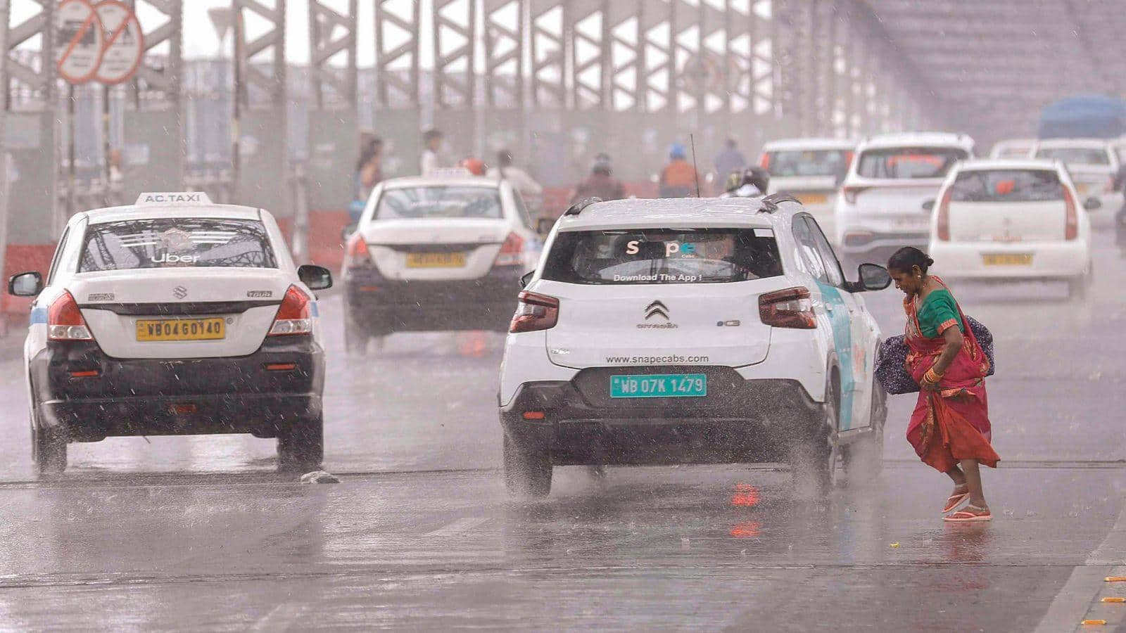 Weather Update: আজ-কাল-পরশু টানা দুর্যোগ, তুমুল বর্ষণের আশঙ্কা এই জেলাগুলিতে !