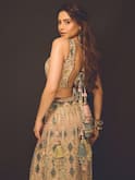 Aamna Sharif PHOTO: ટ્રેડિશનલ લુકમાં ગોર્જિયસ લાગી આમના શરીફ, કેમેરા સામે આપ્યા હટકે પોઝ