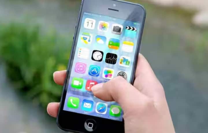 ਹੁਣ ਜਦੋਂ ਇਹ ਸਪੋਰਟ ਬੰਦ ਕੀਤਾ ਜਾ ਰਿਹਾ ਹੈ, ਤਾਂ ਰਿਟੇਲਰਾਂ ਕੋਲ ਛੋਟ ਦੇਣ ਲਈ ਘੱਟ ਜਗ੍ਹਾ ਹੋਵੇਗੀ। ਸਿੱਧੇ ਸ਼ਬਦਾਂ ਵਿੱਚ ਕਹੀਏ ਤਾਂ, ਉਹੀ ਫ਼ੋਨ ਹੁਣ ਤੁਹਾਨੂੰ ਪਹਿਲਾਂ ਨਾਲੋਂ ਵੱਧ ਮਹਿੰਗਾ ਪੈ ਸਕਦਾ ਹੈ।