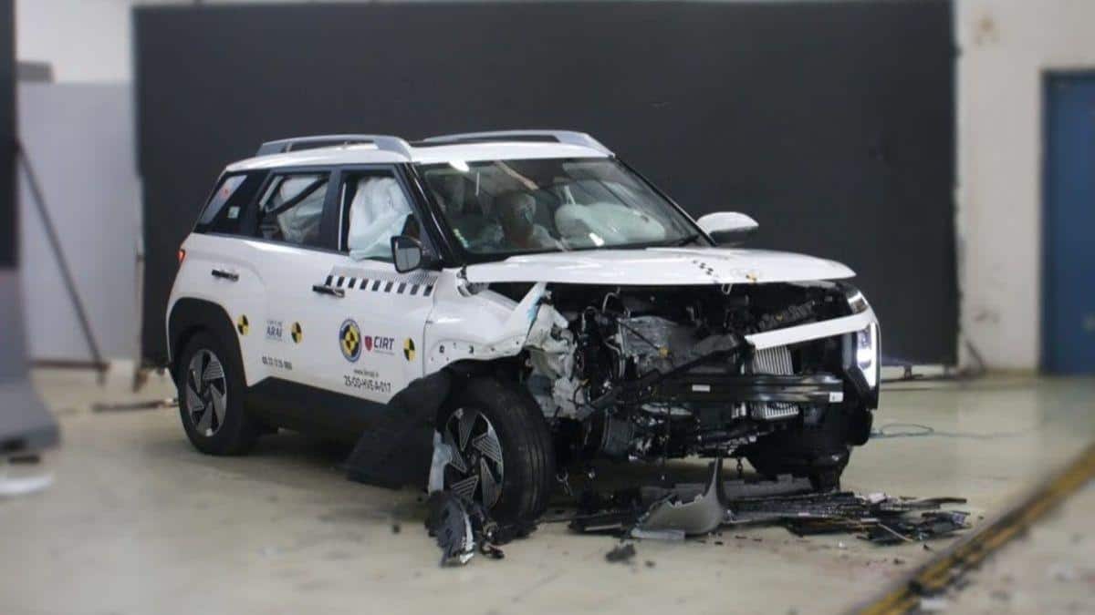 Hyundai Venue: ரூ.11 லட்சம்லா ரொம்ப ஓவர்..! ரூ.8 லட்சத்துக்கே 5 ஸ்டார் ரேட்டிங் - செல்டோஸை அலறவிட்ட வென்யு
