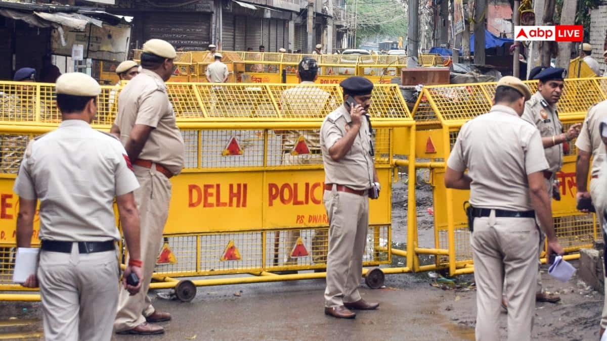 PM मोदी की अपील का असर, दिल्ली पुलिस ने बदला सरकारी गाड़ियों के इस्तेमाल का तरीका
