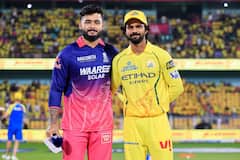 Ravindra Jadeja Emotional CSK VS RR IPL 2026: पहिले भर मैदानात रडला, सामना संपताच चेन्नईच्या जर्सीला किस; रविंद्र जडेजाचे भावूक करणारे PHOTO