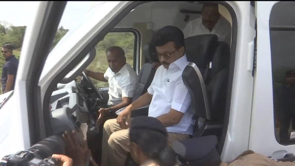 தஞ்சையில் முதல்வர் ஸ்டாலின் வாகனம் சோதனை: தேர்தல் பறக்கும் படை அதிகாரிகள் அதிரடி