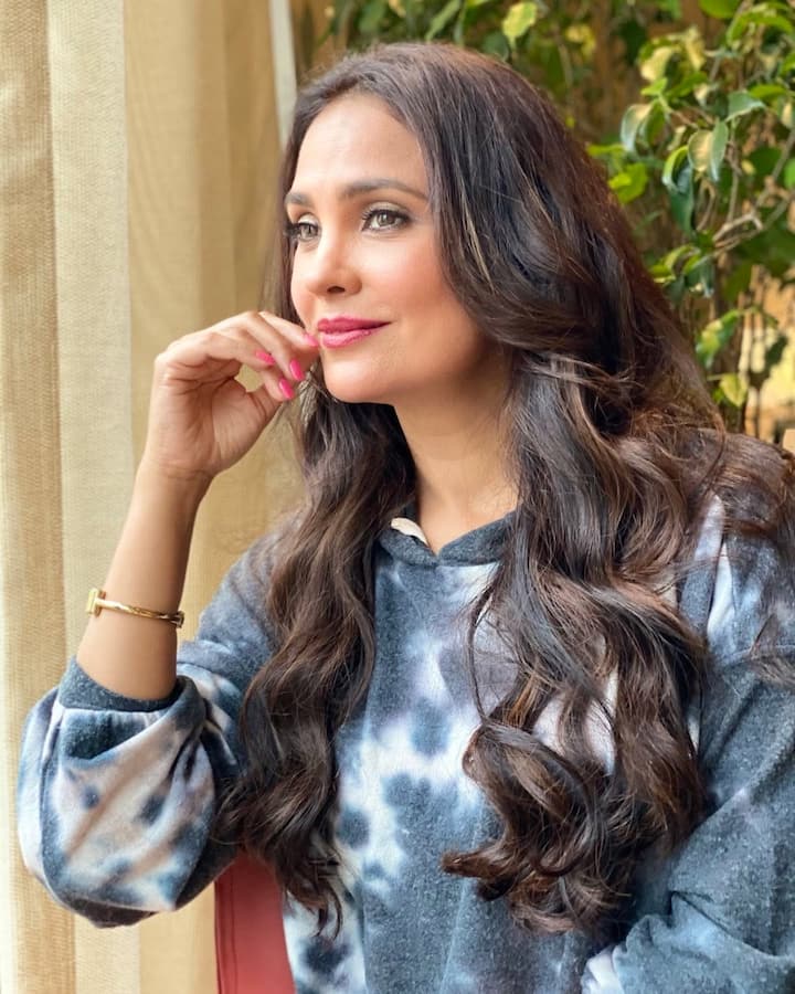 हाल ही में लारा ने एशियन टेलिविशन नेटवर्क कनाडा को दिए इंटरव्यू में इस बात का जिक्र किया.एक्ट्रेस ने कहा,'मैं पानी के अंदर समाती जा रही थी. मैंने लेदर के कपड़े पहन रखे थे और मुझे तैरना बिल्कुल नहीं आता था,जिसकी वजह से मैं पत्थर की तरह सीधे नीचे जाने लगी.'
