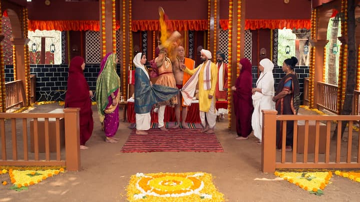 सुभेदारांच्या म्हणजेच गोमतीच्या सासऱ्यांच्या तीव्र विरोधातही शिव सुमतीसाठी ठामपणे उभा राहतो. शिवपासून सुमतीला दूर करण्यासाठी रचलेले सुभेदारांचे डाव स्वामींच्या हस्तक्षेपामुळे अपयशी ठरतात, आणि गोमतीच्या रक्षणासाठी योग्य वेळी मदत पोहोचते.