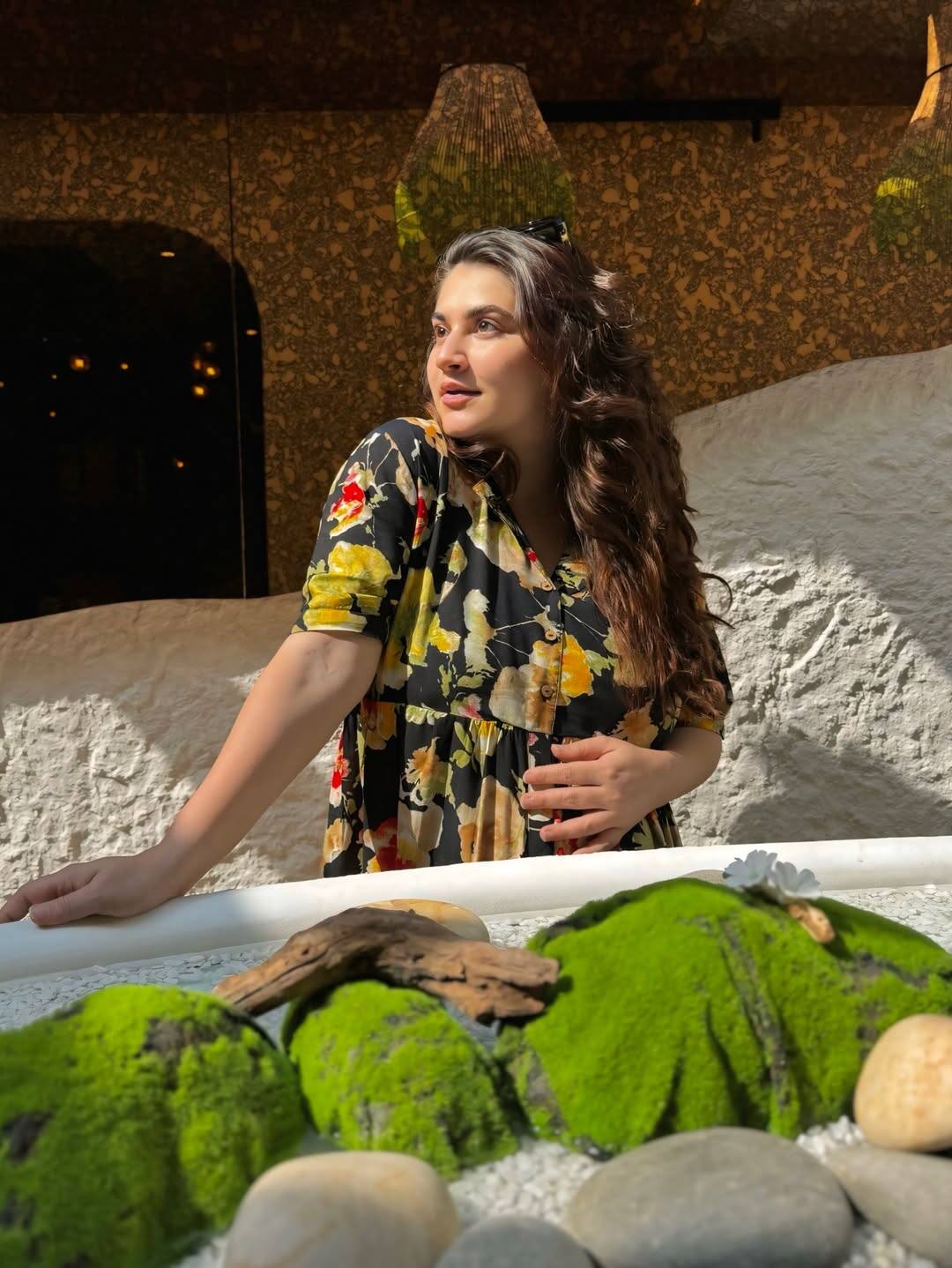 While flaunting her baby bump, Shivalika has shared many photos of the month of March. While sharing these photos, she wrote in the caption, 'I am marching towards April.' His fans are also showering a lot of love on these photos.