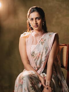 Niharika Konidela: 'రాకాస' రిలీజుకు ముందు... శారీలో నిహారిక ఫోటోషూట్ 