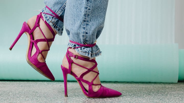 Upgrade Your Footwear: Footwear can completely change the mood of your outfit. Swap out basic flip-flops for strappy sandals, espadrilles, or sleek sneakers to add a touch of sophistication. Comfortable yet stylish shoes can elevate even the most casual ensemble. It’s a small switch that creates a big impact. (Image Source: Canva)