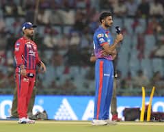 Rishabh Pant Run OUT : दुर्दैवी! गोलंदाजाचा हात लागला अन् पंतचा घात झाला; थर्ड अंपायरच्या निर्णयाआधीच सोडले मैदान, नेमकं काय घडलं?