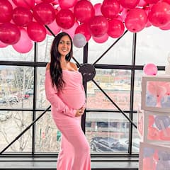 Actress Baby Shower: लग्नाच्या 3 वर्षांनंतर प्रसिद्ध TV अभिनेत्रीनं दिली गुडन्यूज; नवऱ्याकडून बेबी शॉवर, पिंक गाऊनवर दिसते कमाल, PHOTOS