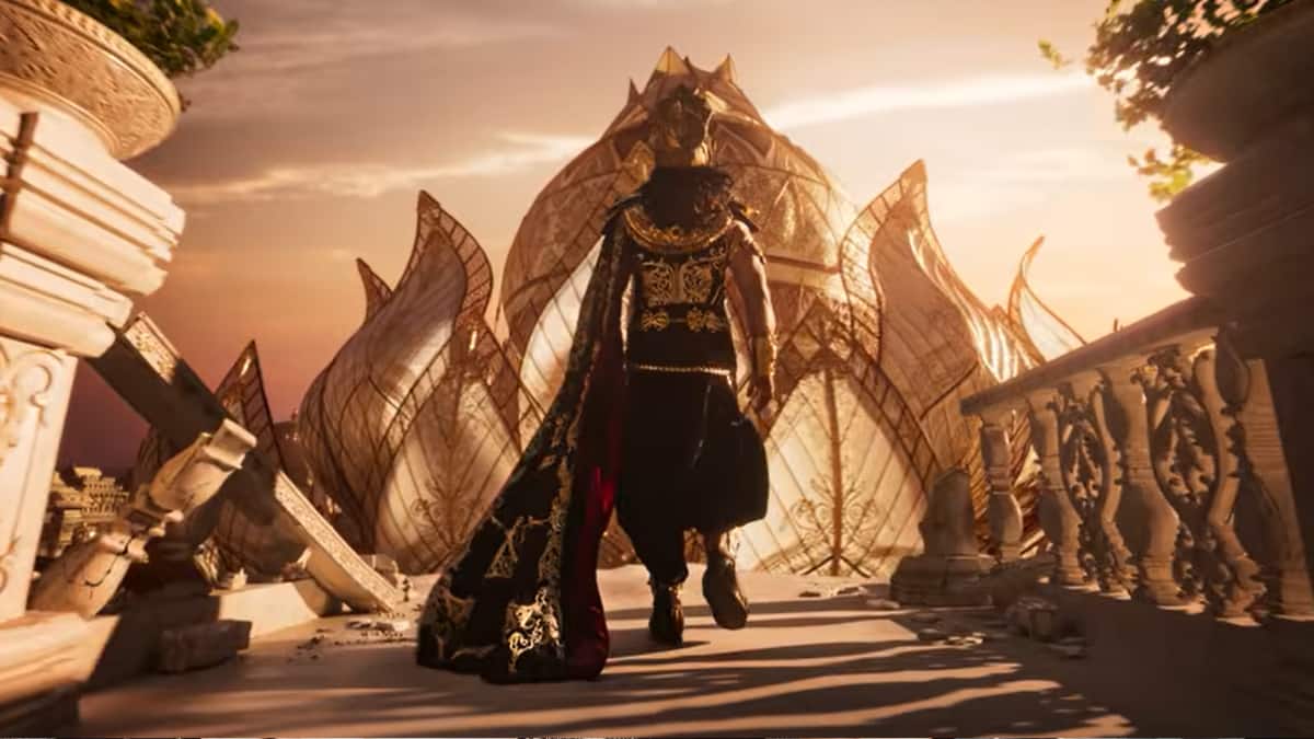 कान में कुंडल, सिर पर मुकुट और लंबे बाल, राम अवतार में गजब दिखे Ranbir Kapoor, देखिए 8 तस्वीरें