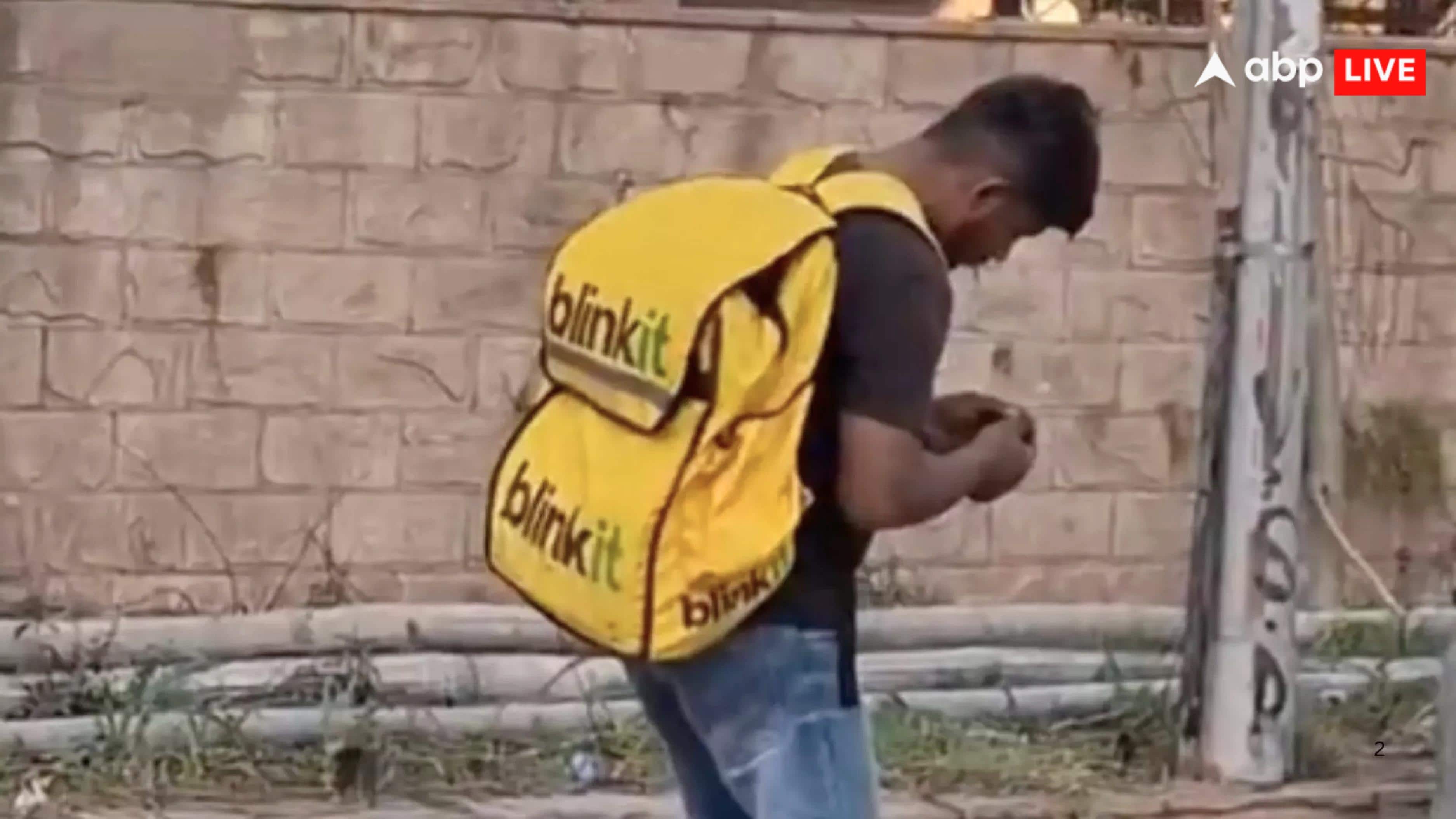 This delivery boy in Chandigarh stood like a mannequin for 2 hours