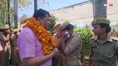 रामपुर: ट्रांसफर पर SP विद्यासागर मिश्र नहीं रोक सके आंसू, पुलिस अधिकारी-कर्मचारी भी रोए, तस्वीरें