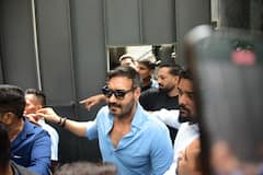 अजय देवगन ने 57वां बर्थडे मनाया फैंस के साथ, 'सिंघम' के घर 'शिवशक्ति' के बाहर उमड़ी भीड़, देखें Pics