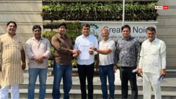 ग्रेटर नोएडा में महंगा हुआ पानी, वॉटर टैक्स में बढ़ोतरी का विरोध कर रहे शहरवासी ग्रेटर नोएडा में महंगा हुआ पानी, वॉटर टैक्स में बढ़ोतरी का विरोध कर रहे शहरवासी