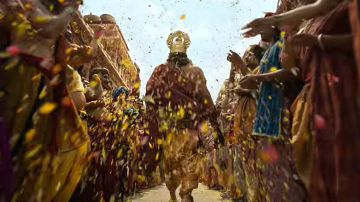 कान में कुंडल, सिर पर मुकुट और लंबे बाल, राम अवतार में गजब दिखे Ranbir Kapoor, देखिए 8 तस्वीरें