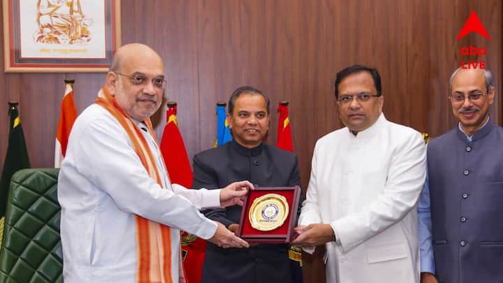 এবারের আদমশুমারিতে প্রথম সরকার সেলফ এনুমারেশন বা নিজে গণনা করার সুযোগ দিচ্ছে।