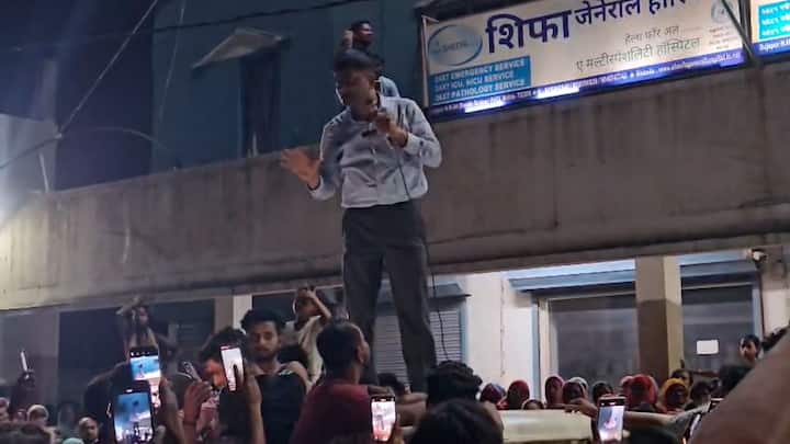 যেমন তাঁকে বলতে শোনা যায়, কাজের কাজ কিছুই নেই। ঘোড়ার ডিম। সিস্টেমে, টেকনিকে, কৌশলে কাজ করতে হবে। তোমরা যেটা করেছো, আমি মোফ্ফাকারুল ইসলাম নিজের কাজ বাদ দিয়ে তোমাদের সমর্থন করার জন্য এখানে এসেছি। যারা ভোট চাইতে আসে ওরাও আসেনি।