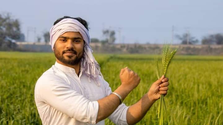 કિસાન આઈડી બનાવવા માટે ખેડૂતો પાસે આધાર કાર્ડ, તેની સાથે લિંક થયેલો મોબાઈલ નંબર અને જમીનના પાયાના દસ્તાવેજો (ખસરા અથવા જમાબંધી) હોવા જરૂરી છે. ખેડૂતોએ રાજ્ય સરકારના એગ્રીસ્ટેક પોર્ટલ અથવા સત્તાવાર કૃષિ પોર્ટલ પર જઈને ઓનલાઈન નોંધણી કરવાની રહેશે. આ પ્રક્રિયામાં આધાર બેઝ્ડ e-KYC પૂર્ણ કરવું સૌથી મહત્વનું પાસું છે, જે વેરિફિકેશન માટે અનિવાર્ય છે.