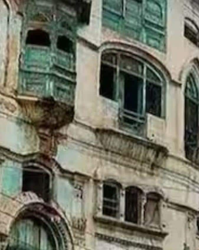 Raj Kapoor's 100 year old ancestral mansion in Pakistan is in dilapidated condition, wall collapsed due to rain and earthquake