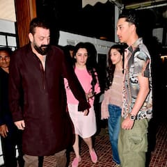 Sanjay Dutt With Family: संजू बाबा ऑन फॅमिली टाईम, रेस्टॉरंटबाहेर झाला स्पॉट, पाहा अभिनेत्याची मुलगी आता कशी दिसते?